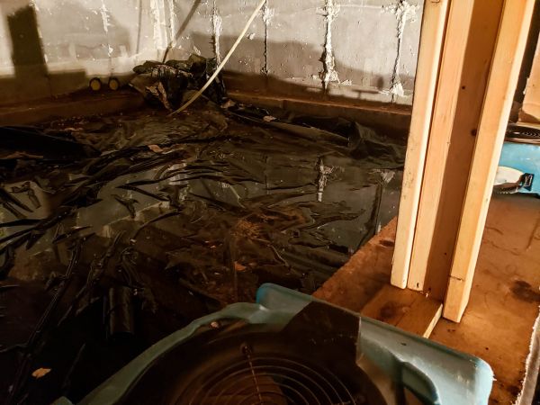 Crawlspace Water Cleanup in Kingwood